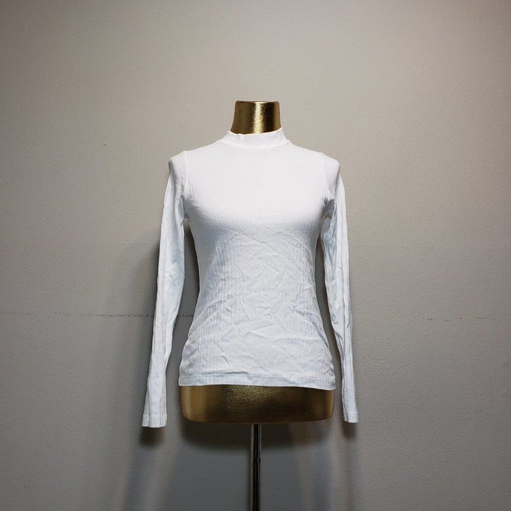 UNIQLO White Ribbed High Neck Long Sleeve Shirt